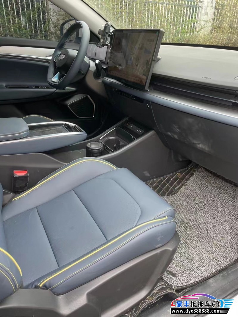 24年吉利几何轿车抵押车出售