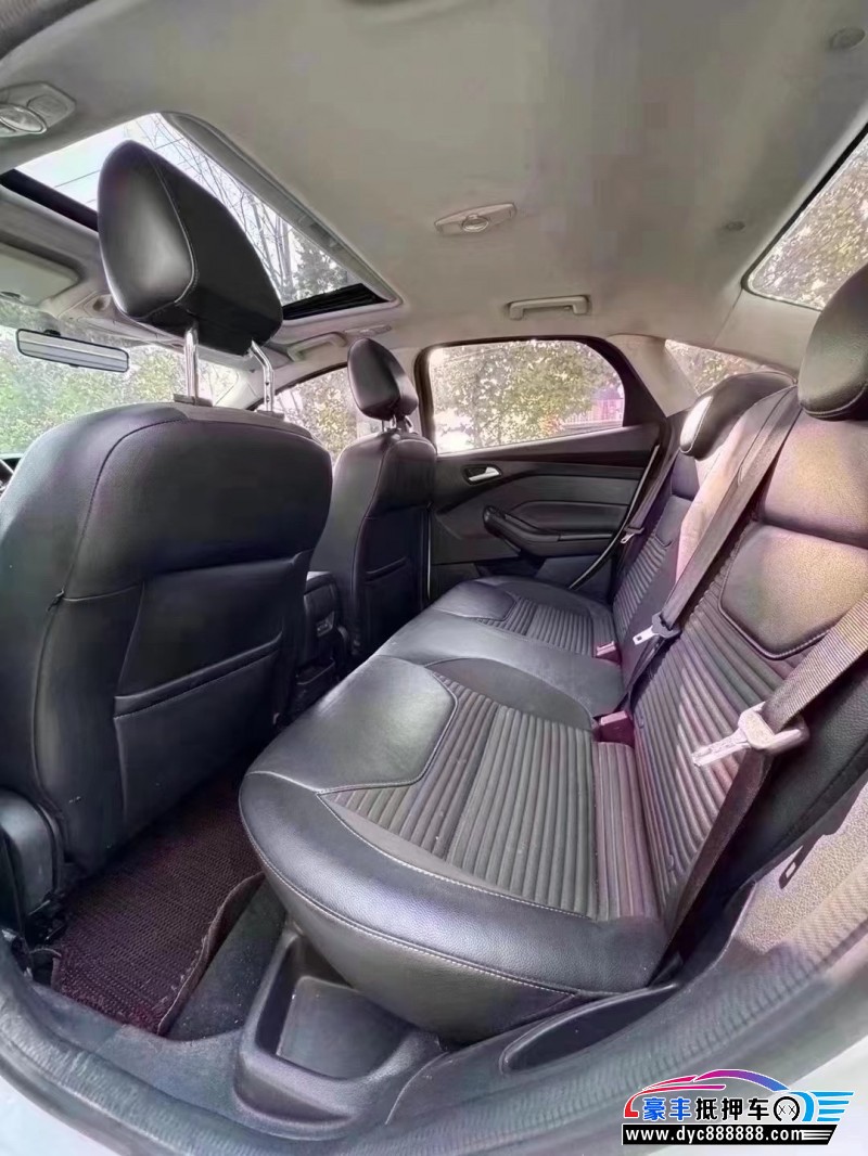 17年福特福克斯轿车抵押车出售