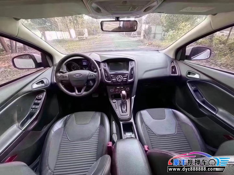 17年福特福克斯轿车抵押车出售