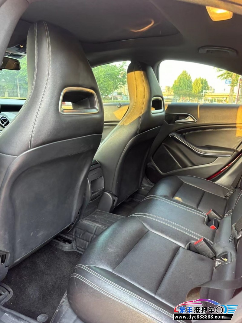 17年奔驰CLA轿车抵押车出售