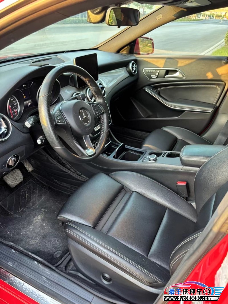 17年奔驰CLA轿车抵押车出售