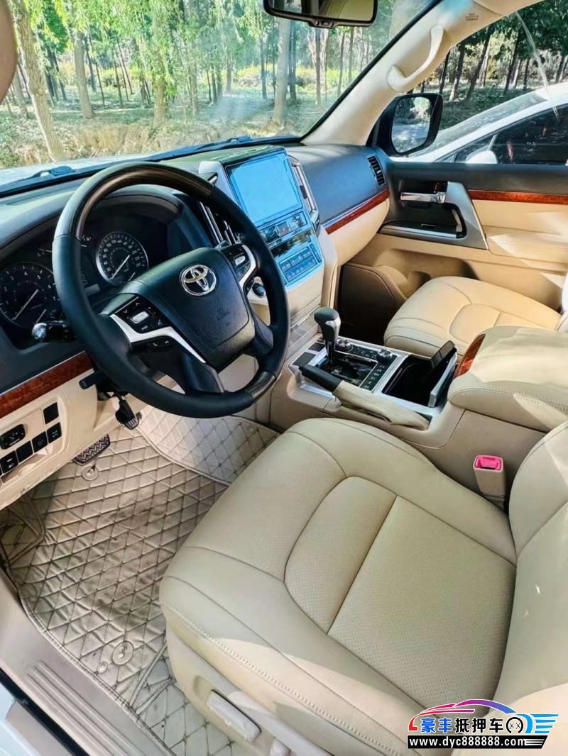 13年丰田兰德酷路泽（陆巡）轿车抵押车出售