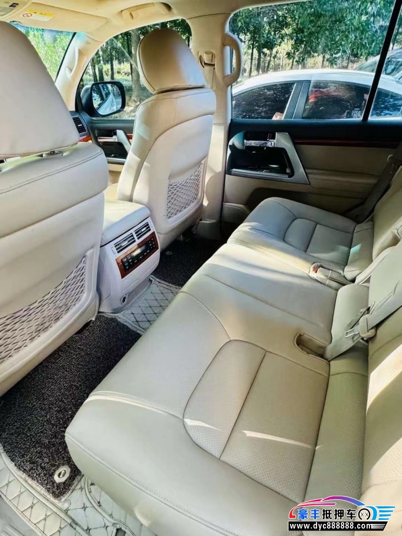 13年丰田兰德酷路泽（陆巡）轿车抵押车出售