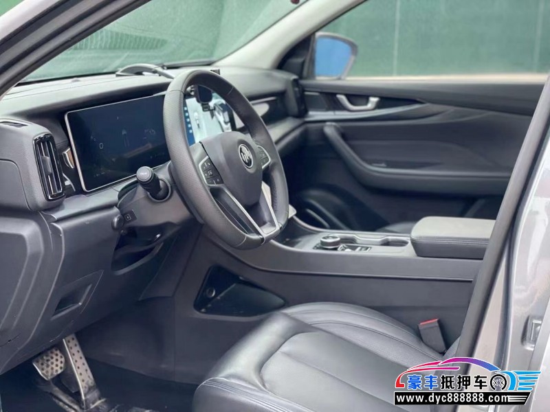 22年威马汽车w6轿车抵押车出售