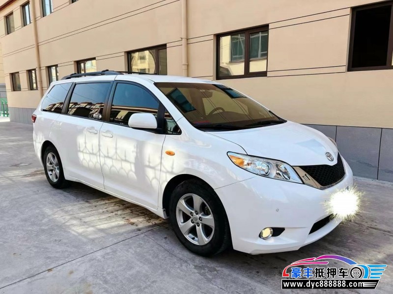 15年丰田塞纳轿车抵押车出售