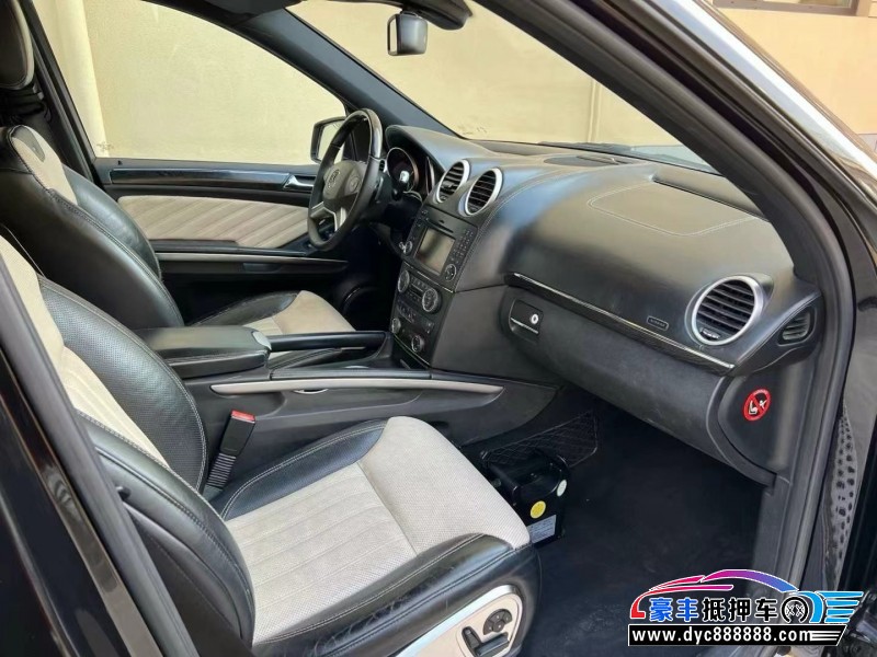 12年奔驰GL轿车抵押车出售