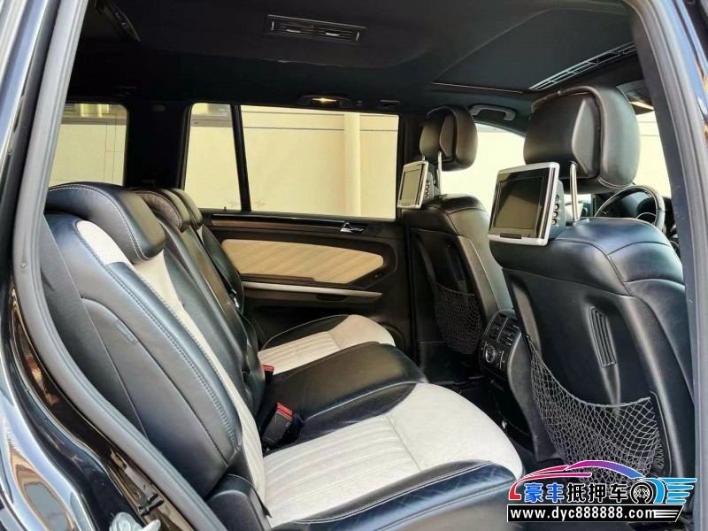 12年奔驰GL轿车抵押车出售