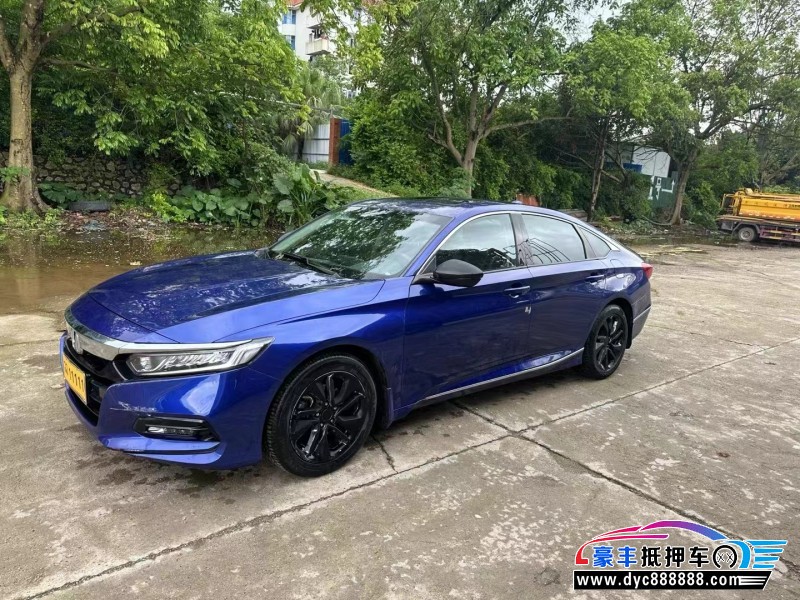 16年本田雅阁轿车抵押车出售