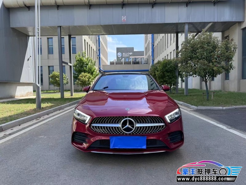 20年奔驰A轿车抵押车出售