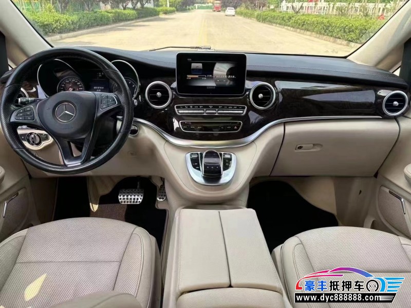 17年奔驰V轿车抵押车出售