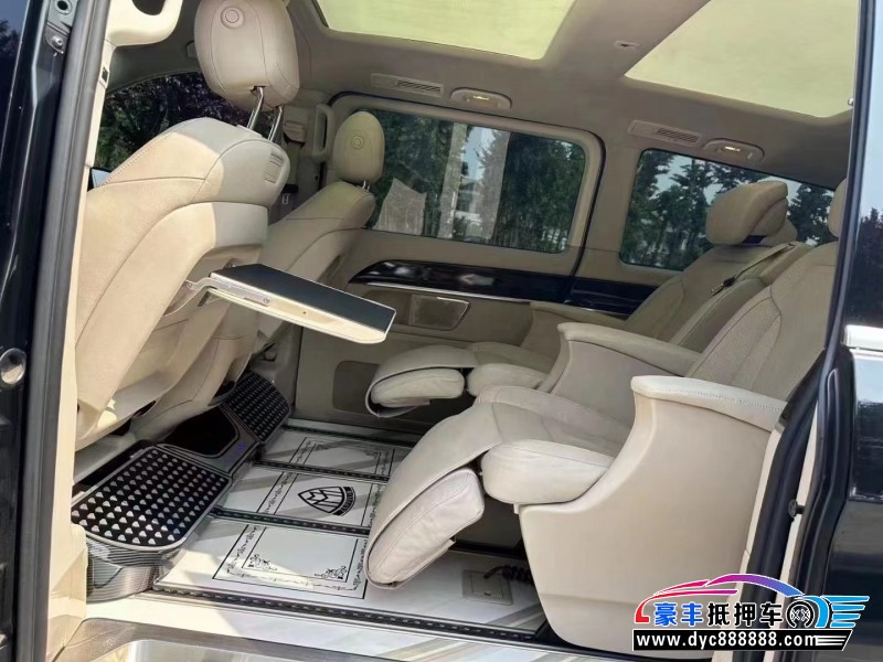 17年奔驰V轿车抵押车出售