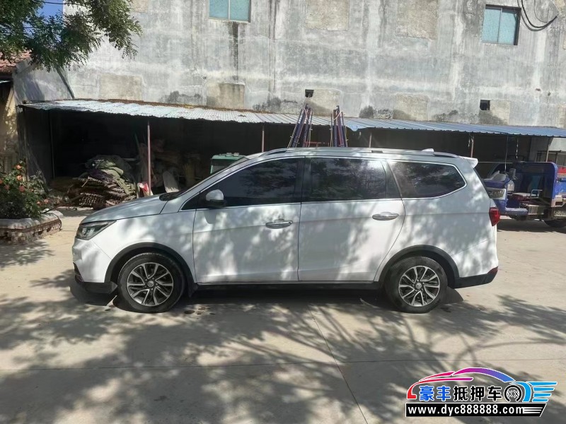 17年宝骏730轿车抵押车出售