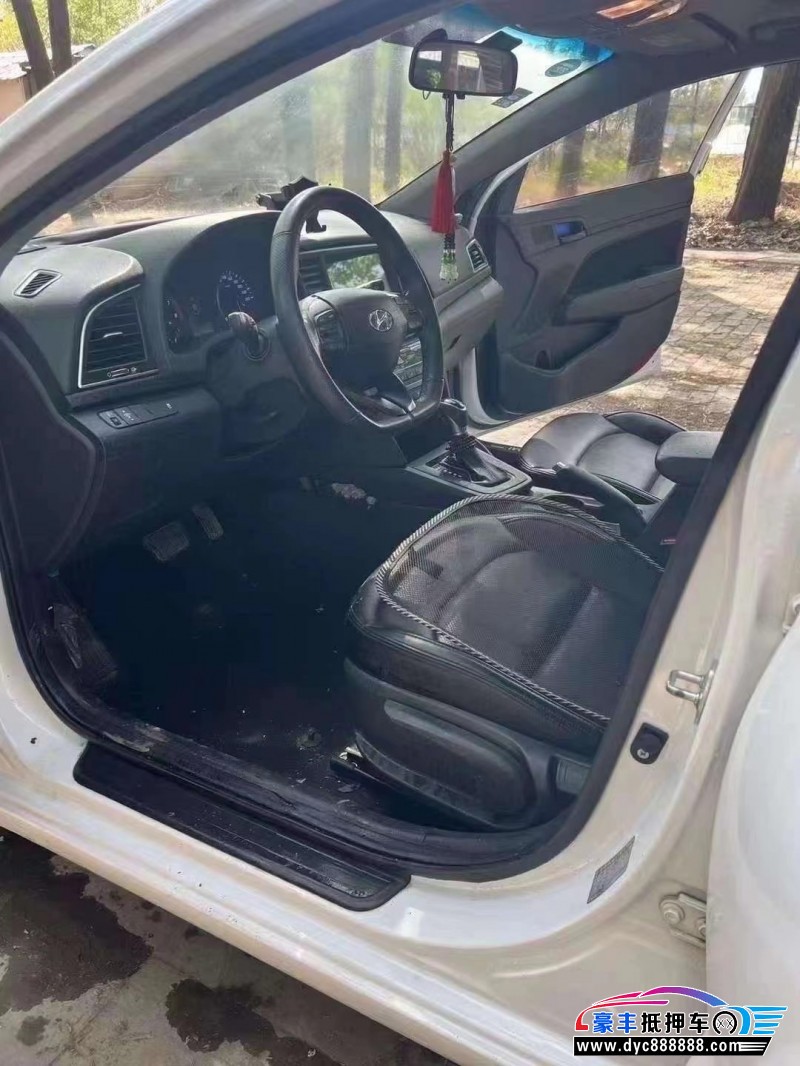 18年现代领动轿车抵押车出售