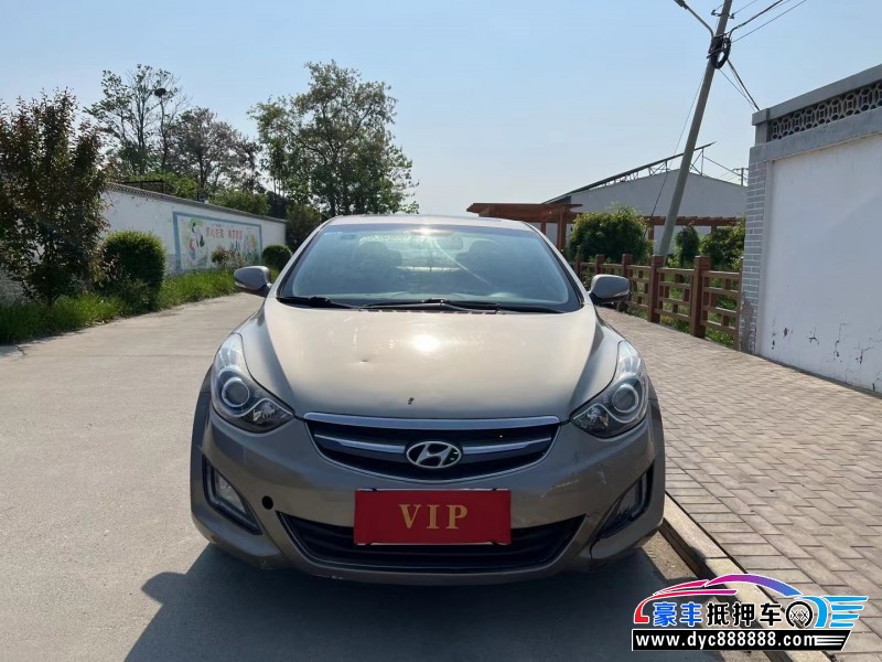 14年现代朗动轿车抵押车出售