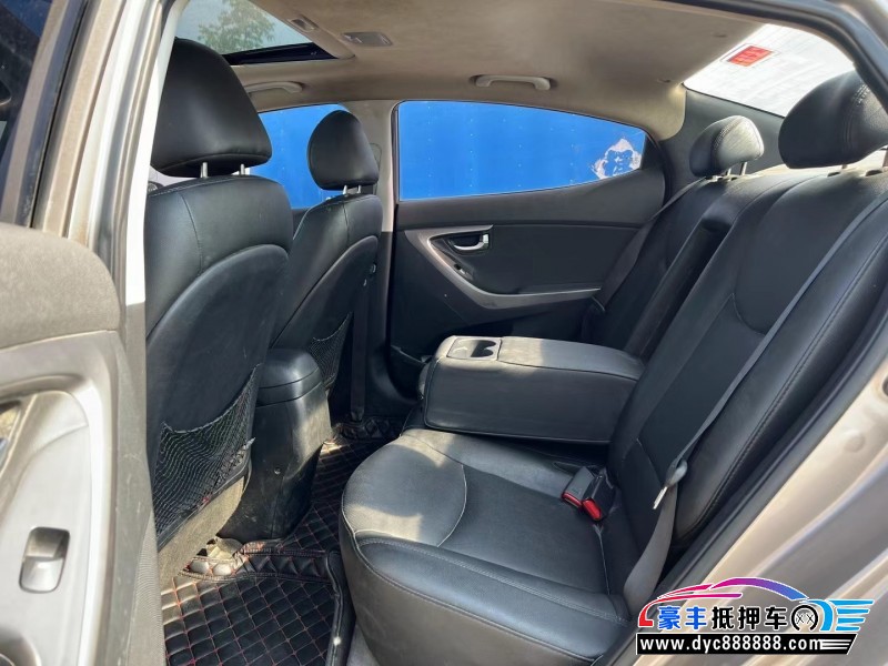 14年现代朗动轿车抵押车出售