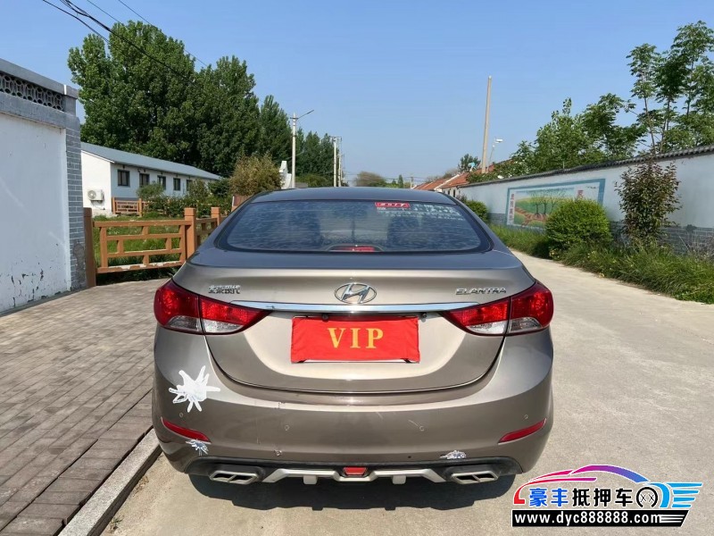 14年现代朗动轿车抵押车出售