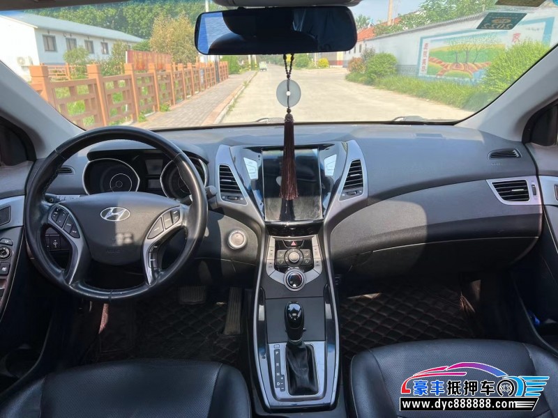 14年现代朗动轿车抵押车出售