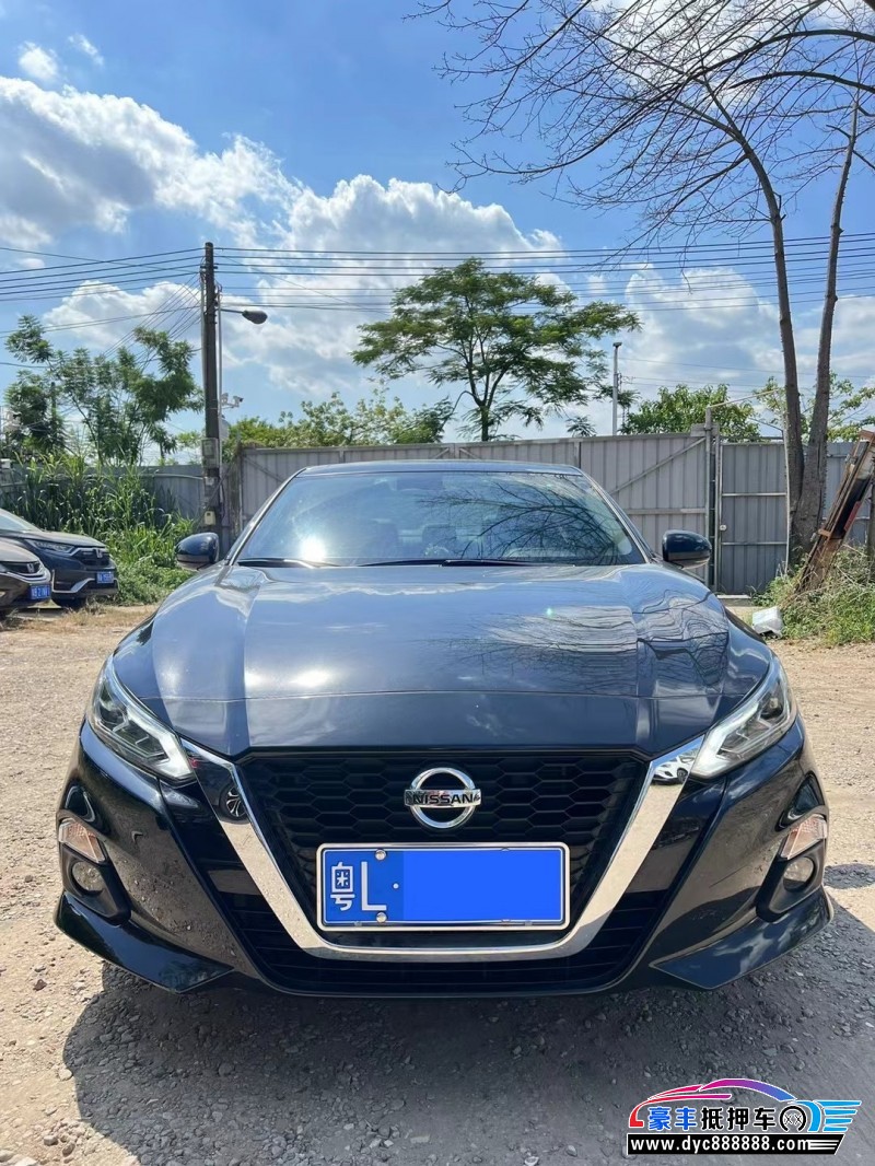 22年日产天籁轿车抵押车出售