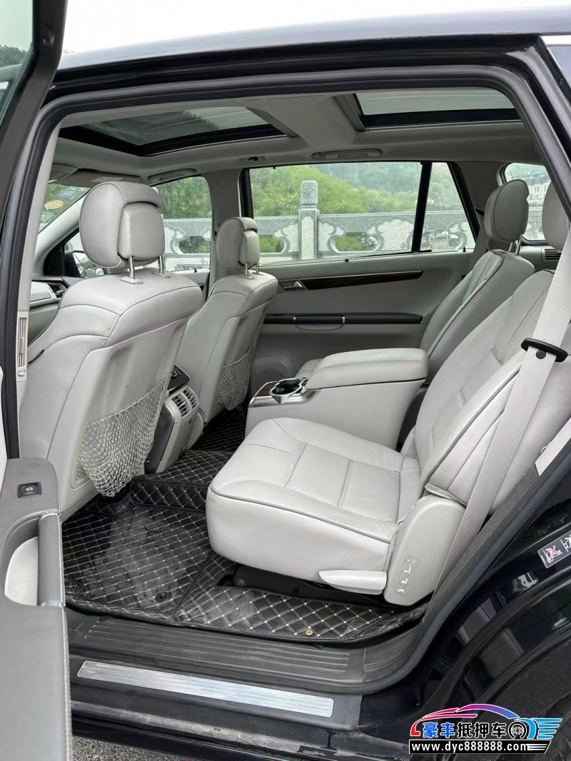 12年奔驰R轿车抵押车出售