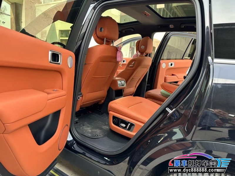 23年理想L8轿车抵押车出售