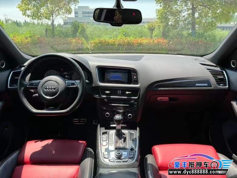 17年奥迪SQ5轿车抵押车出售