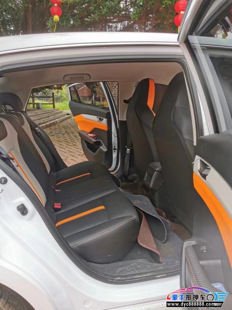 23年东风风神奕炫轿车抵押车出售