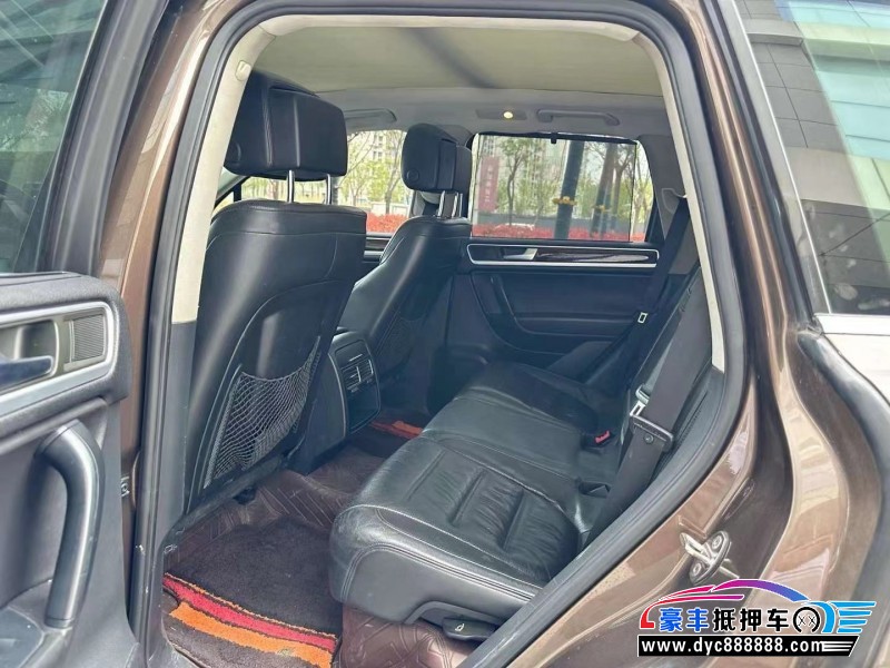 12年大众途锐轿车抵押车出售