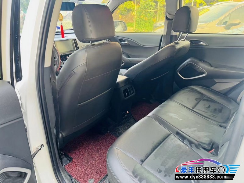 19年现代ix35轿车抵押车出售