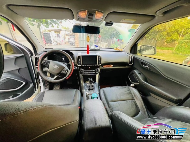 19年现代ix35轿车抵押车出售