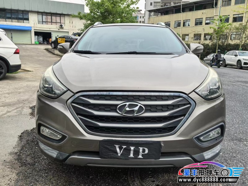 13年现代ix35轿车抵押车出售