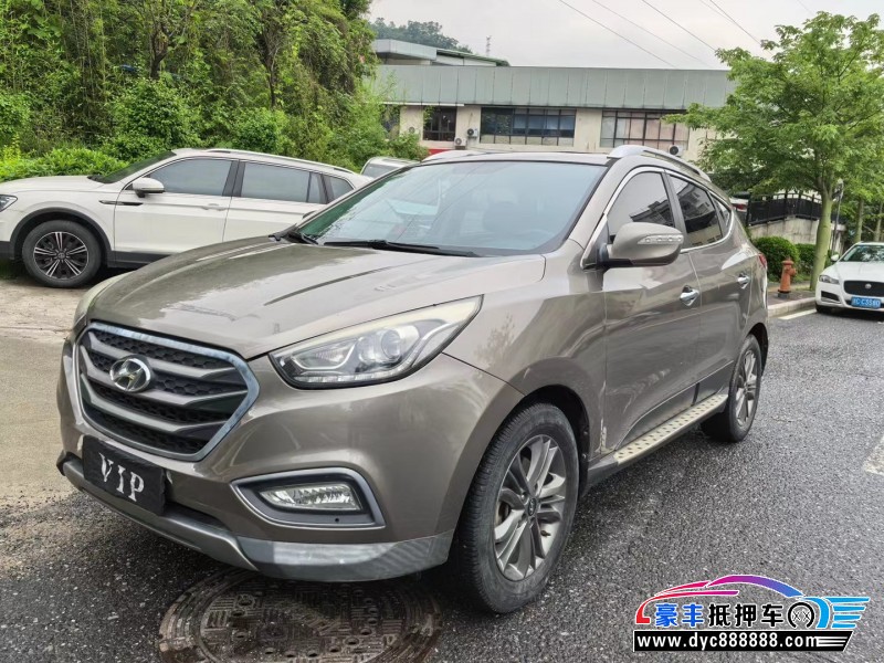 13年现代ix35轿车抵押车出售