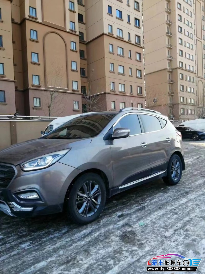 14年现代ix35轿车抵押车出售