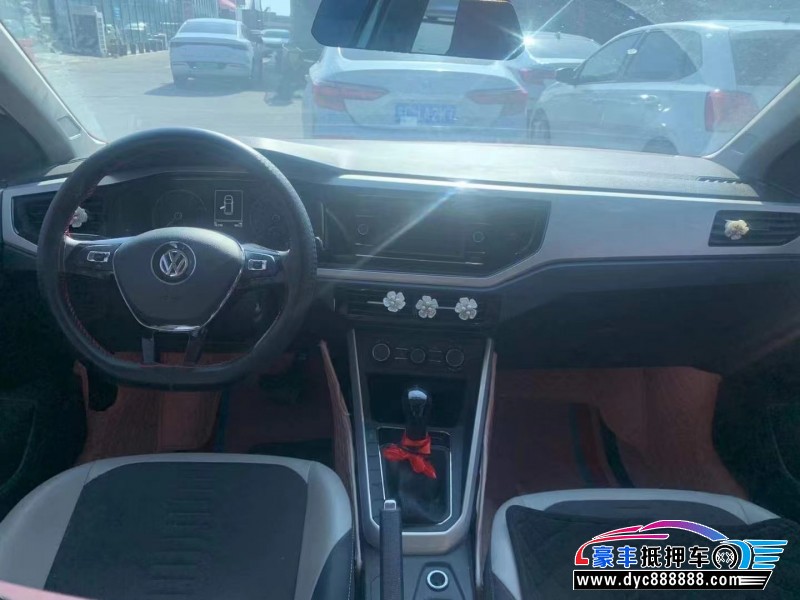 20年大众polo轿车抵押车出售