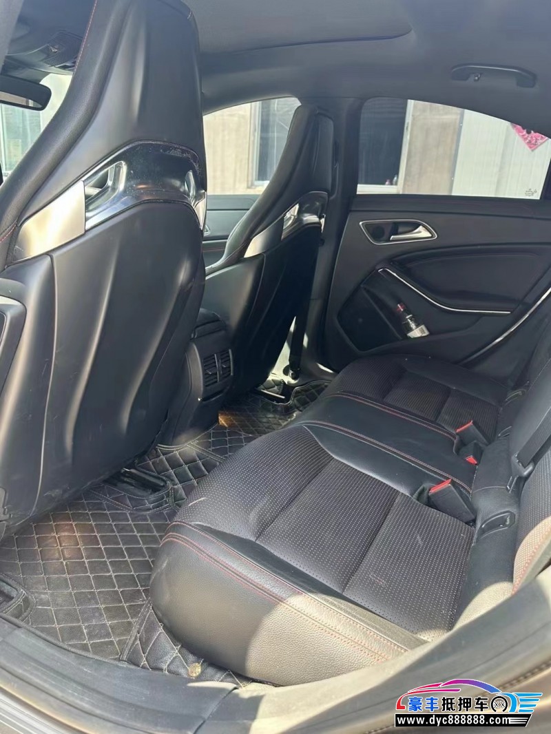 17年奔驰CLA级轿车抵押车出售