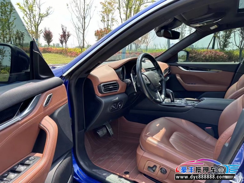 20年玛莎拉蒂莱万特轿车抵押车出售