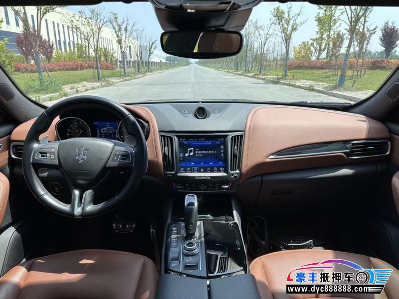 20年玛莎拉蒂莱万特轿车抵押车出售