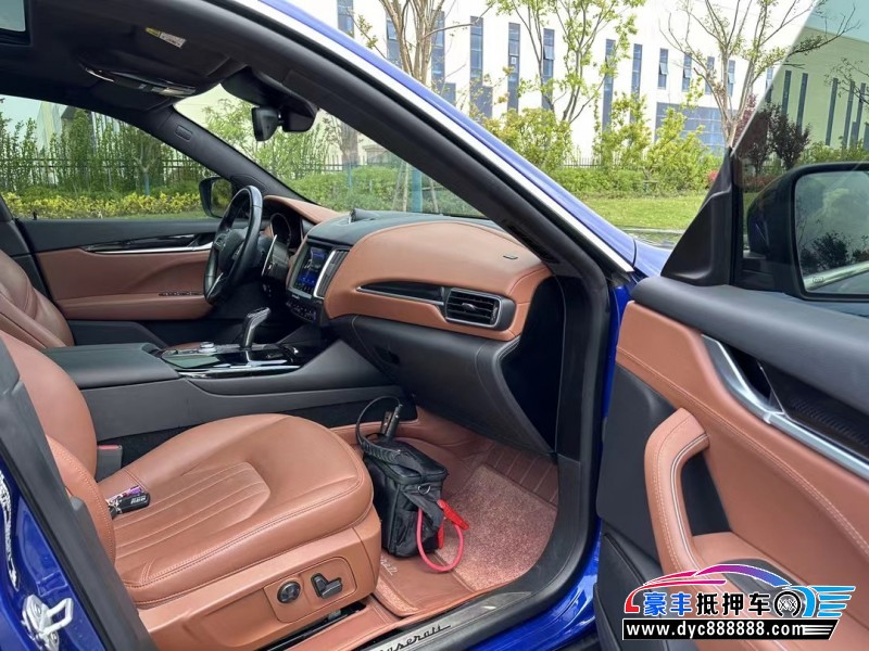 20年玛莎拉蒂莱万特轿车抵押车出售