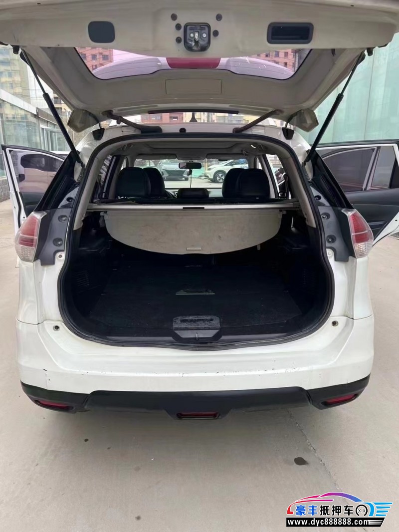 16年日产奇骏轿车抵押车出售