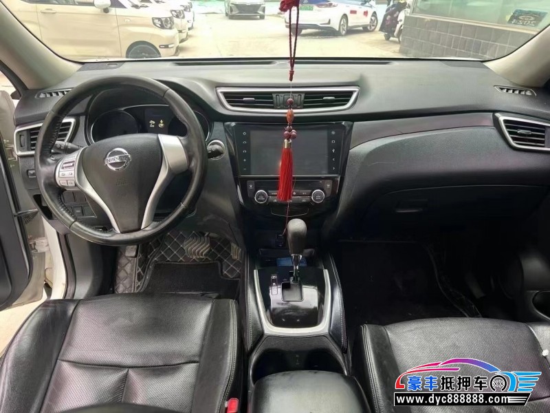 16年日产奇骏轿车抵押车出售