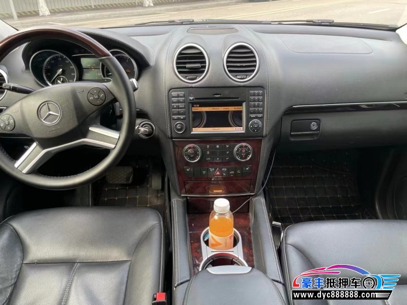 10年奔驰GL轿车抵押车出售