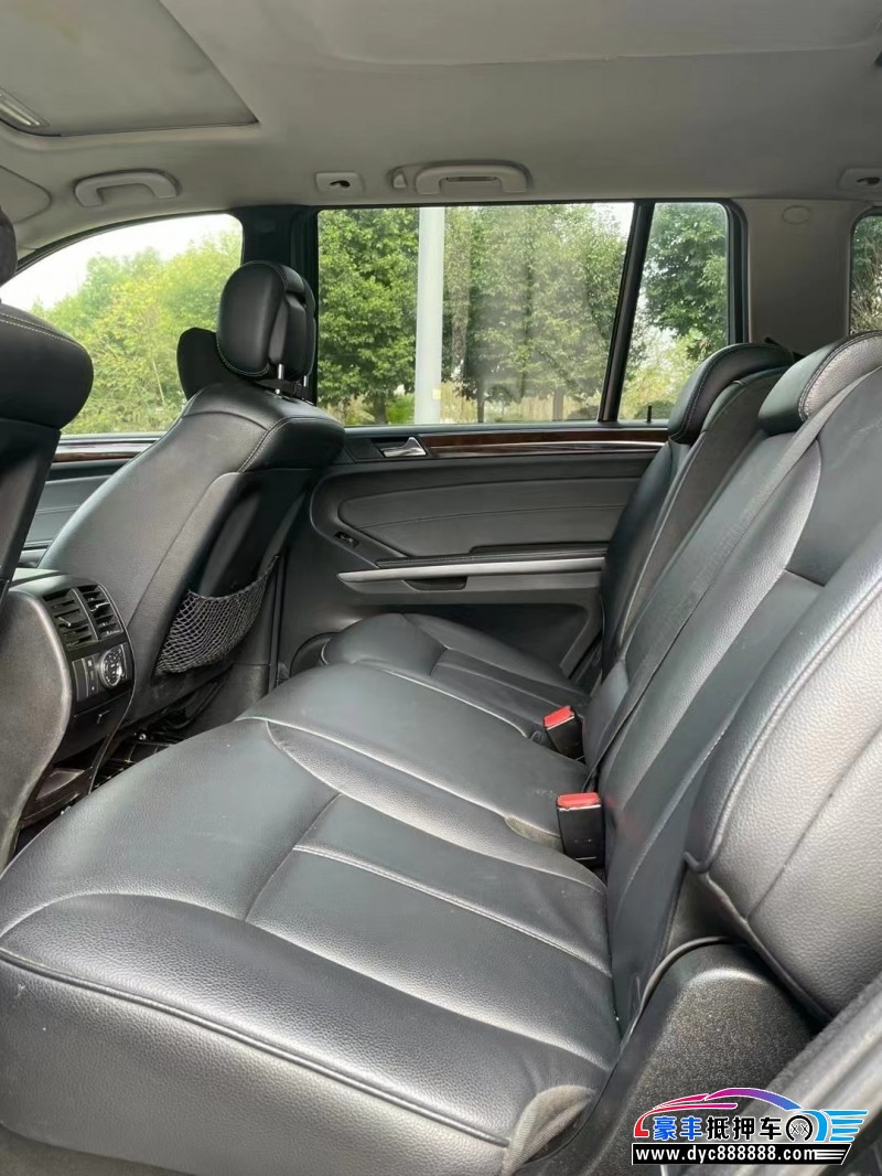 10年奔驰GL轿车抵押车出售