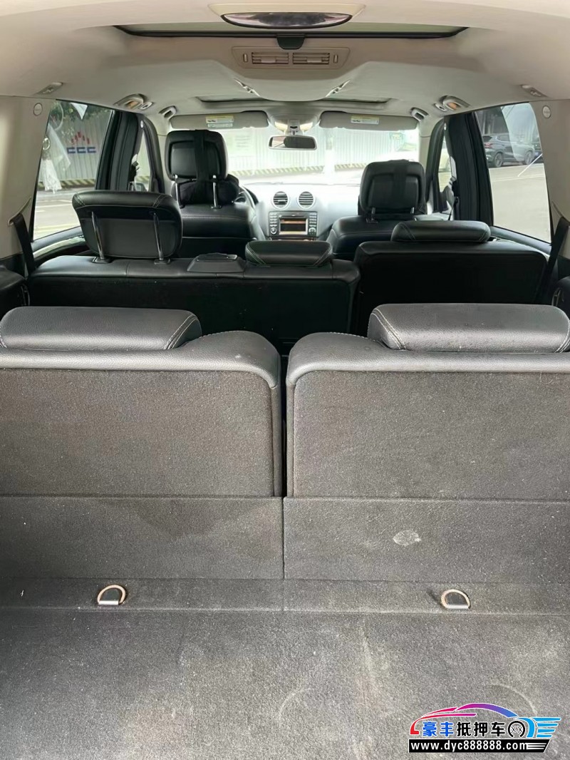 10年奔驰GL轿车抵押车出售