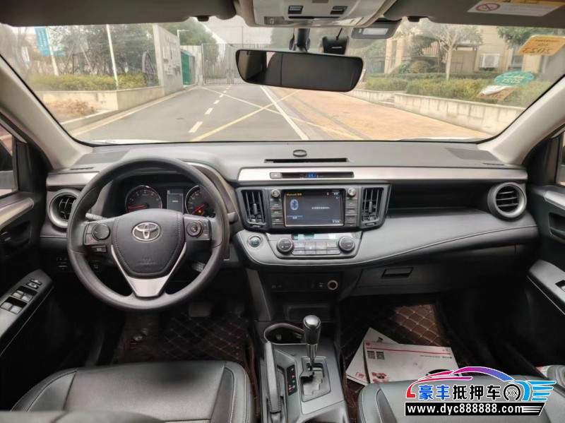 19年丰田RAV4轿车抵押车出售