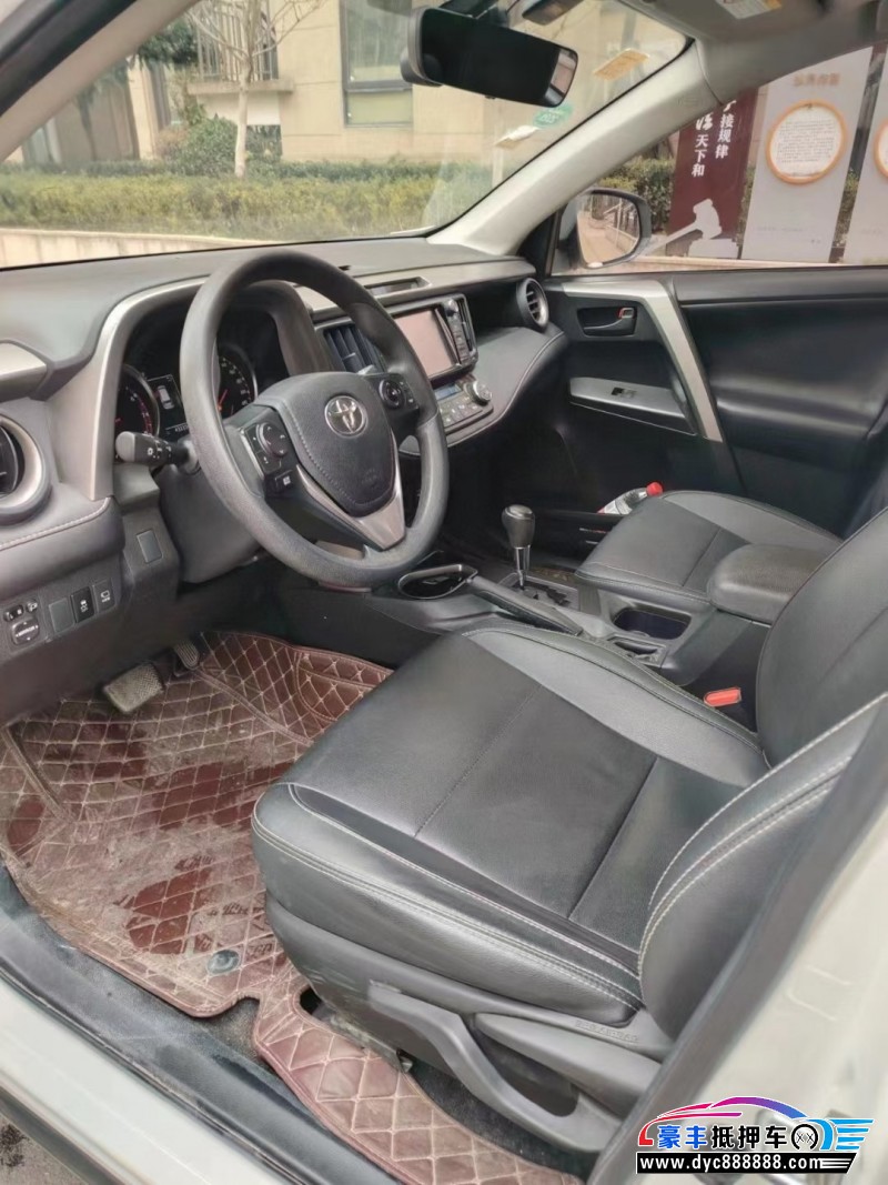 19年丰田RAV4轿车抵押车出售