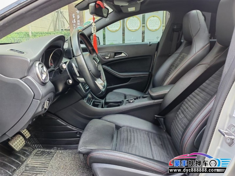 18年奔驰CLA轿车抵押车出售