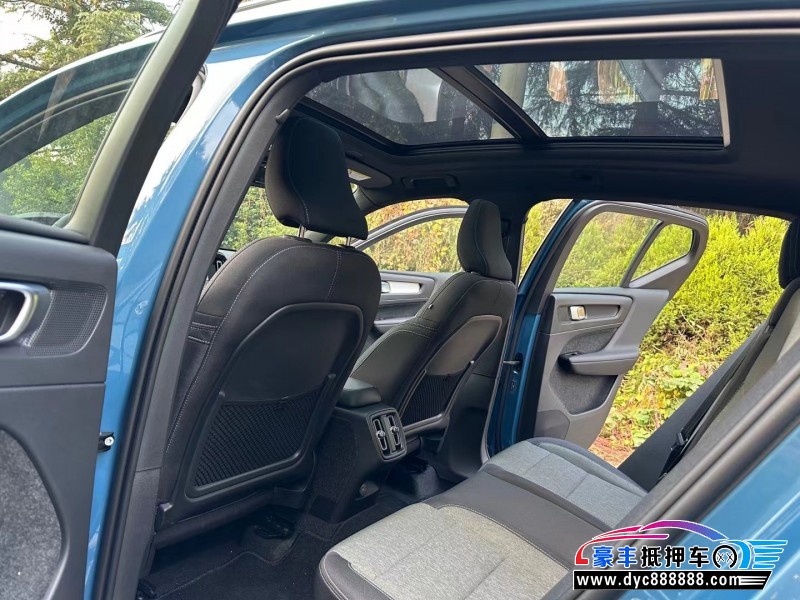 22年沃尔沃XC40SUV抵押车出售