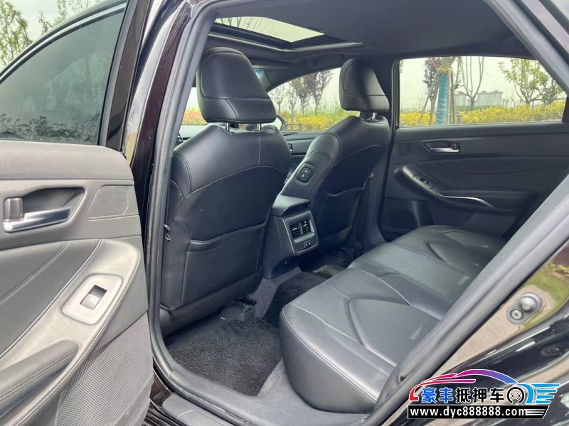 22年丰田亚洲龙轿车抵押车出售