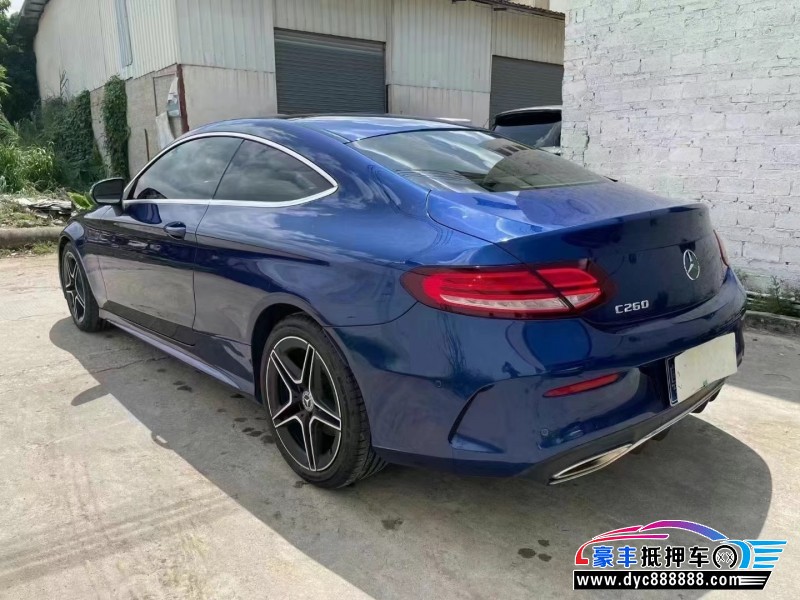 19年奔驰C轿车抵押车出售