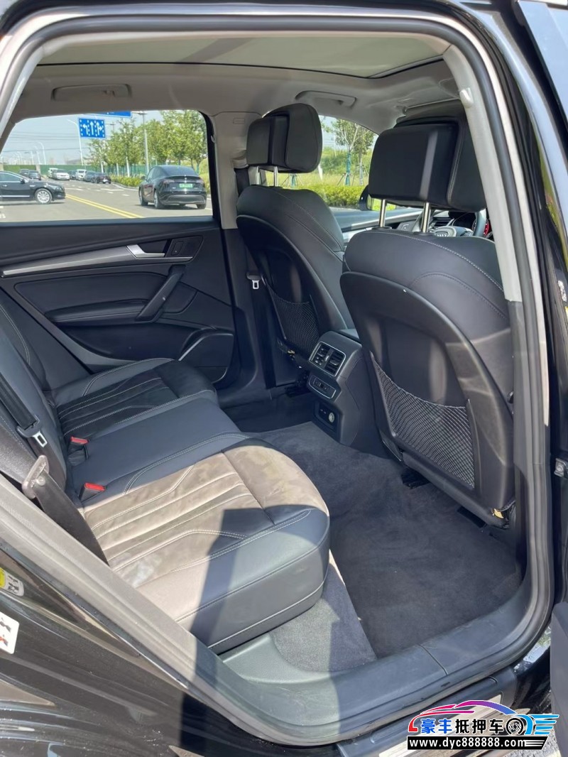 21年奥迪Q5轿车抵押车出售