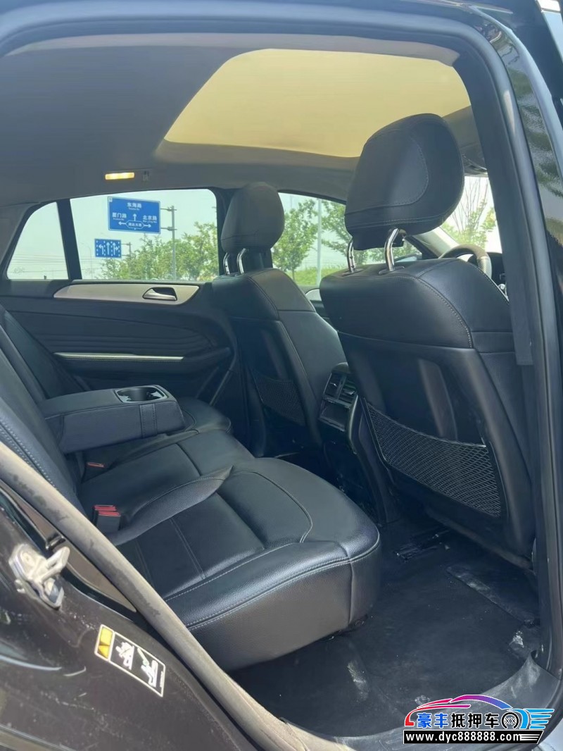 19年奔驰GLE轿车抵押车出售